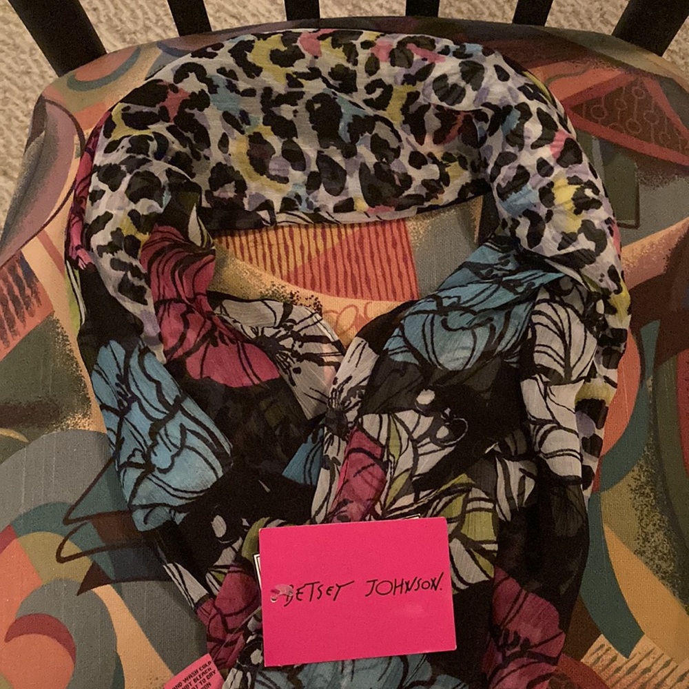 NWT Betsey Johnson Oversize Wrap/Scarf